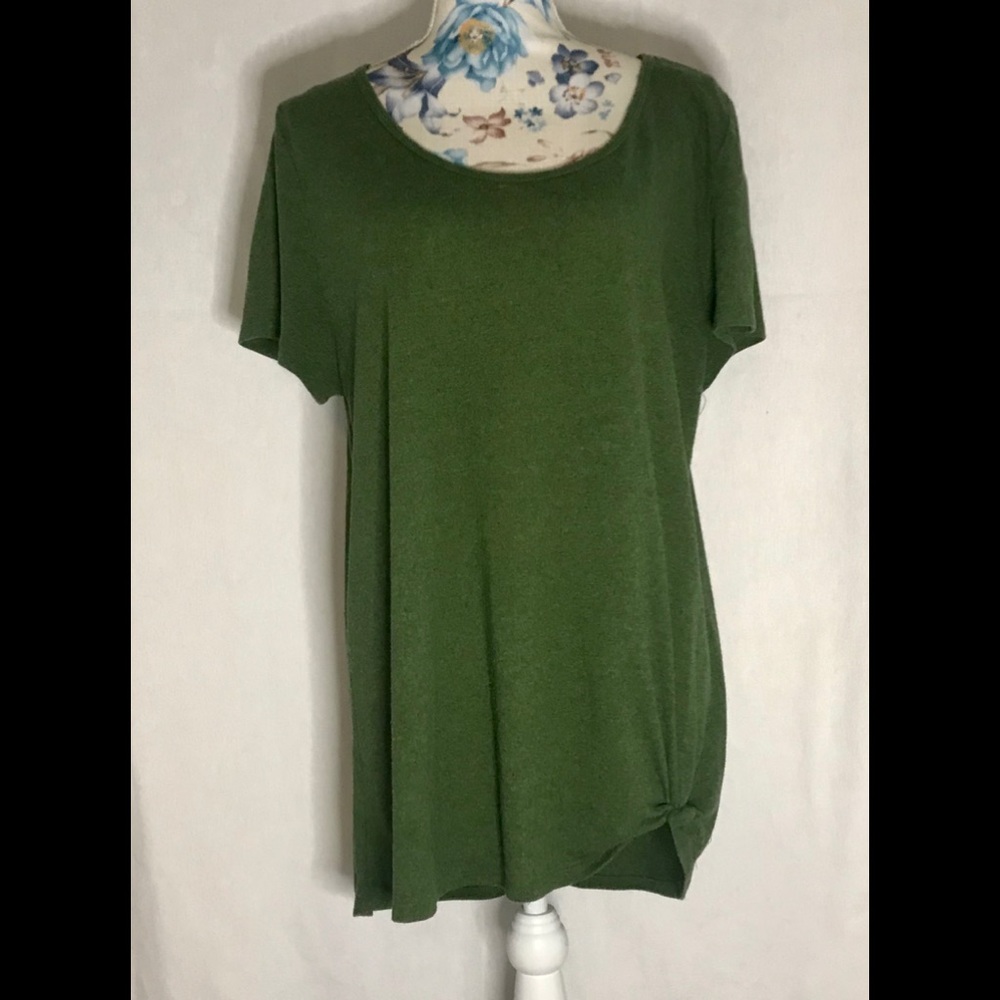 Green Lularoe Plus Simply Classic Tee